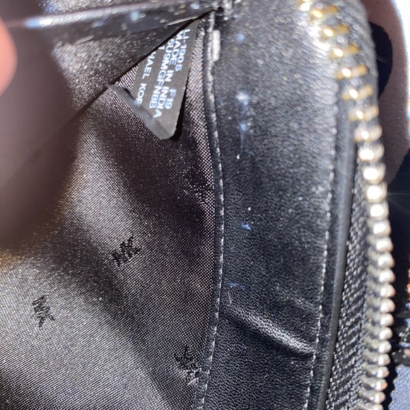 MICHAEL KORS SMARTPHONE WALLET - Picture 9 of 15